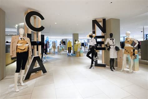 Chanel Opens Boutique in Barneys New York 